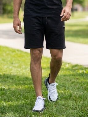 NWT Airwalk Men’s Black Athletic Shorts with Pockets - Size 2XL